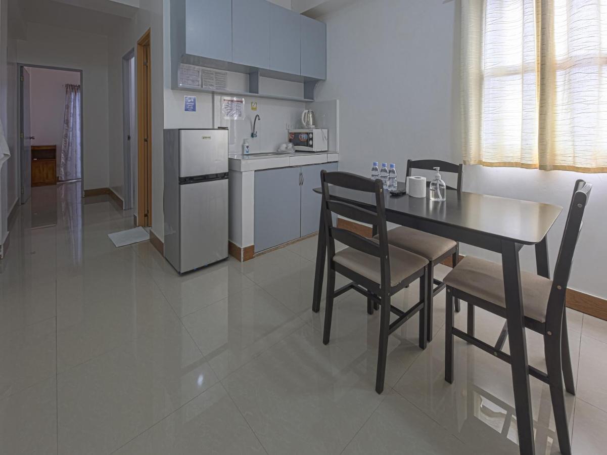 Alicia Apartment Paranaque City Экстерьер фото