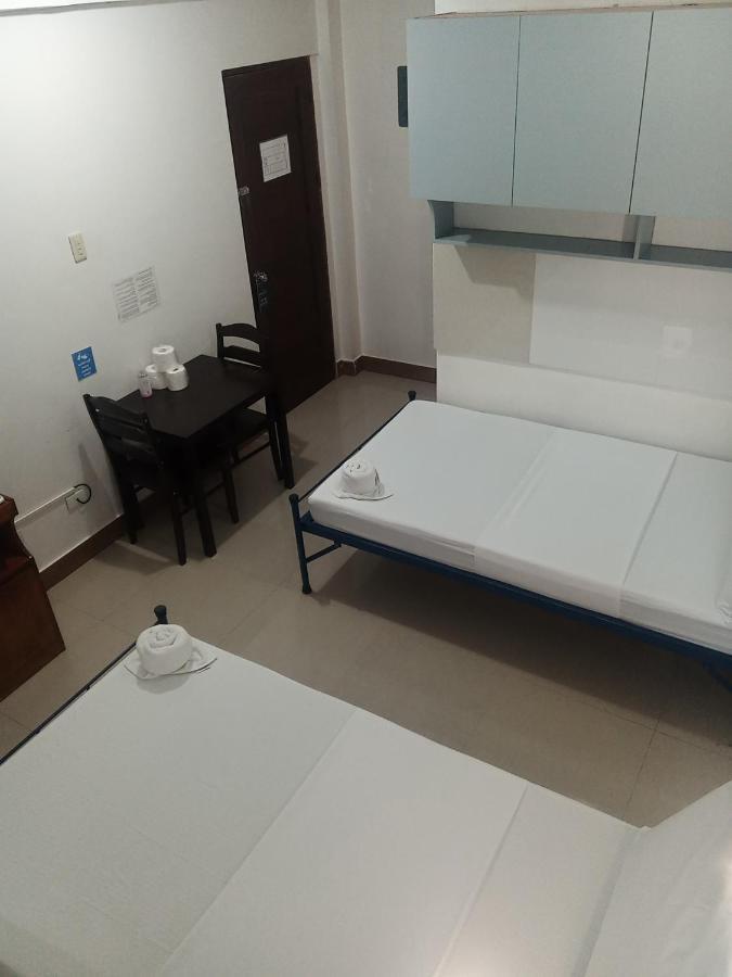 Alicia Apartment Paranaque City Экстерьер фото